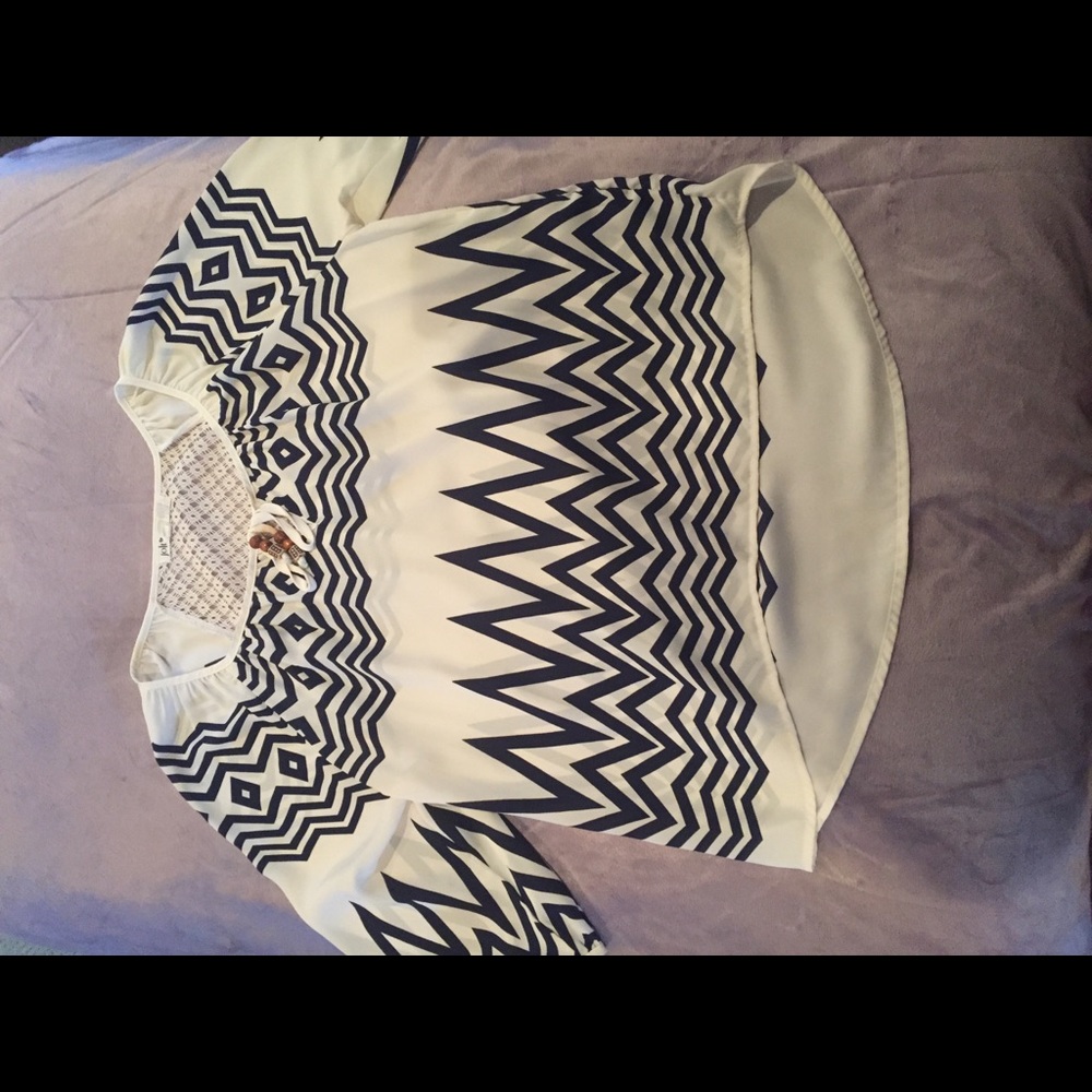 Aztec blouse - Picture 3 of 3